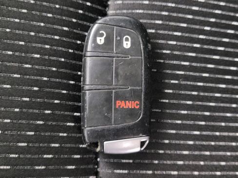 Used 2019 Dodge Journey SE FWD image 32