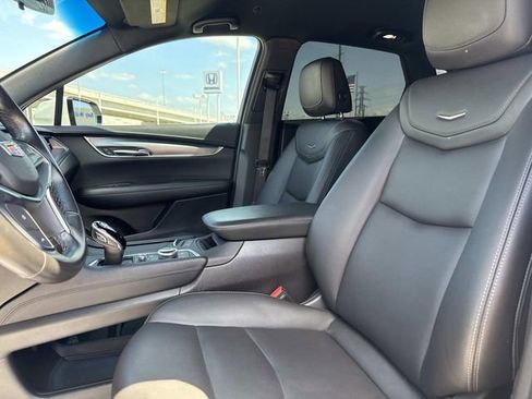 Used 2022 Cadillac XT5 Luxury w/ LPO, Floor Liner Package FWD image 7