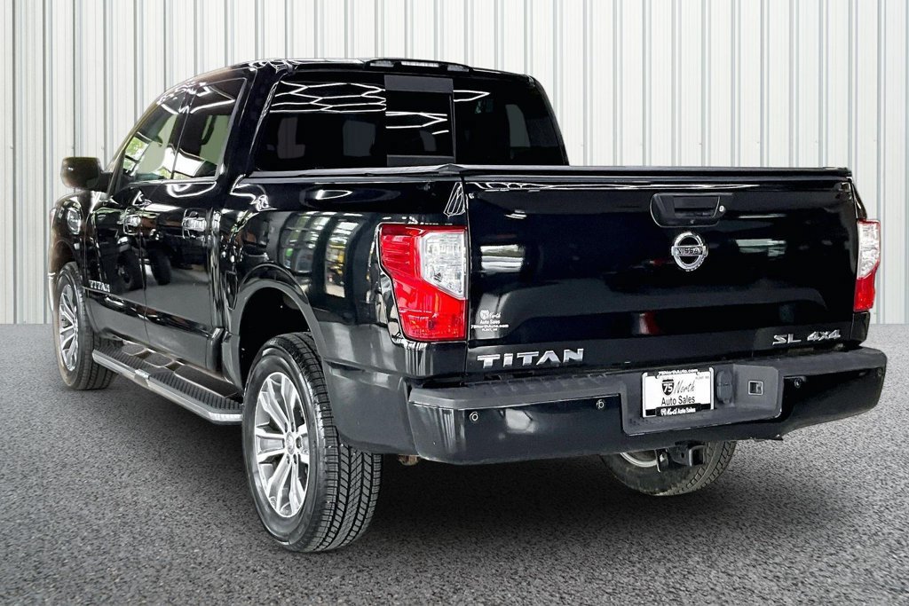 Used 2017 Nissan Titan SL AWD/4WD image 4