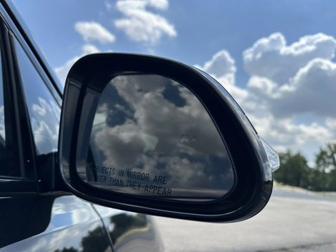 Used 2023 Chevrolet Bolt EUV Premier image 5