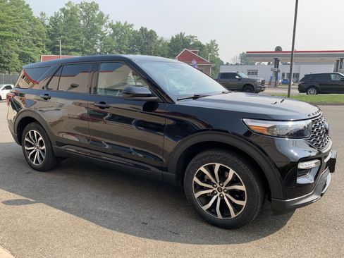 Used 2022 Ford Explorer ST AWD/4WD image 3
