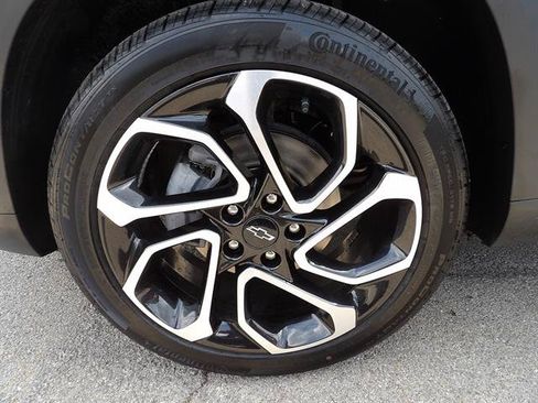Certified 2024 Chevrolet Trax RS w/ Sunroof Package FWD image 13