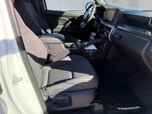 Used 2025 Toyota Tacoma SR5 image 13