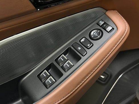 Certified 2025 Acura MDX SH-AWD w/ Technology Package image 12