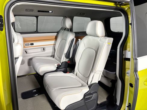 New 2025 Volkswagen ID. Buzz Pro S Plus image 20