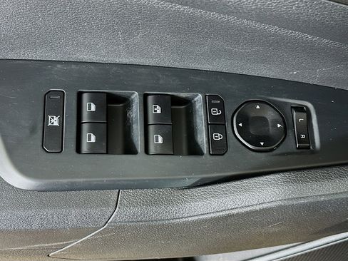 Used 2026 Kia Sportage LX FWD image 15