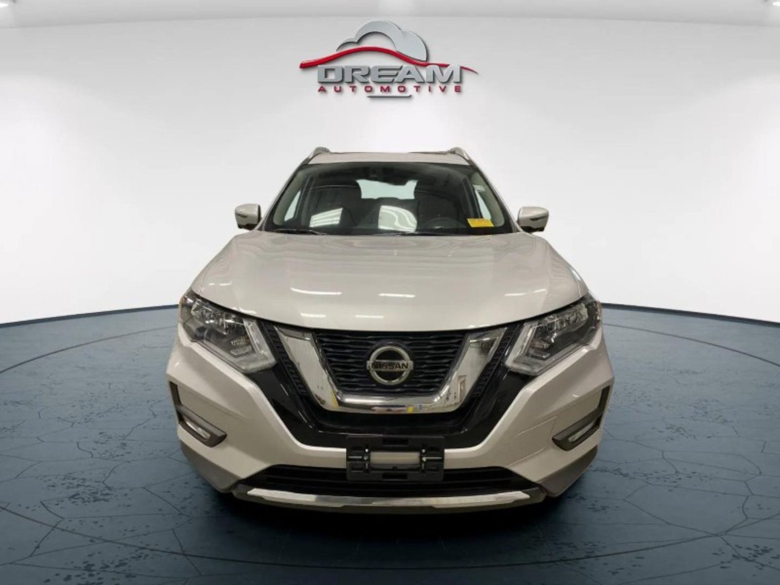 Used 2020 Nissan Rogue SV w/ Sun & Sound Touring Package AWD/4WD image 2