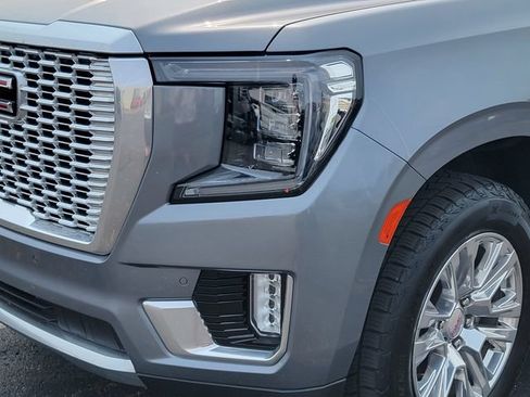 Used 2021 GMC Yukon Denali AWD/4WD image 9