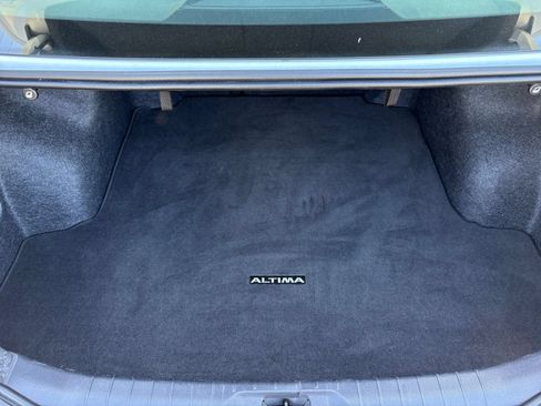 Used 2025 Nissan Altima 2.5 SV FWD image 31