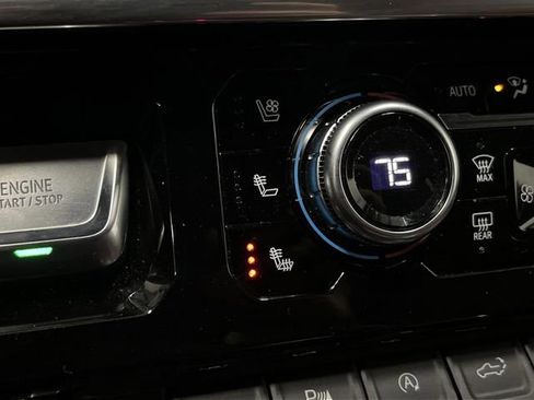 Used 2023 GMC Sierra 1500 Denali Ultimate image 8