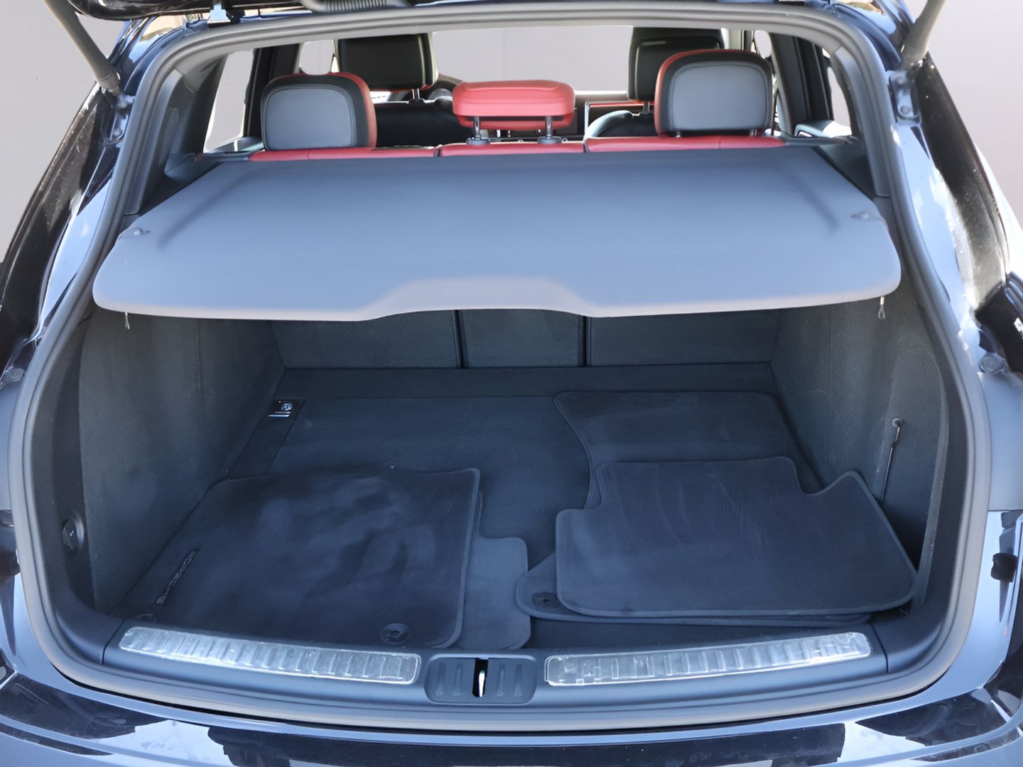 Certified 2024 Porsche Macan S w/ Premium Plus Package AWD/4WD image 17