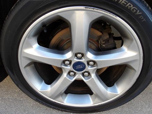 Used 2015 Ford Fusion SE w/ Equipment Group 201A FWD image 25