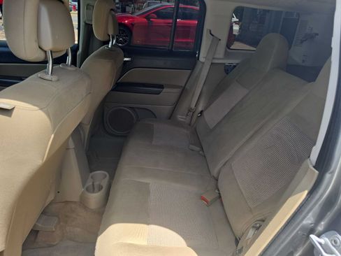 Used 2014 Jeep Patriot Latitude FWD image 13