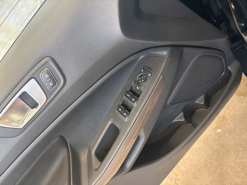 Used 2019 Ford EcoSport SE AWD/4WD image 11