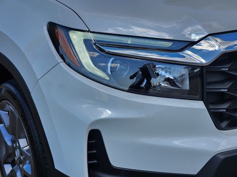 Used 2023 Honda Passport EX-L image 6