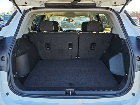 Used 2024 GMC Terrain SLE image 29