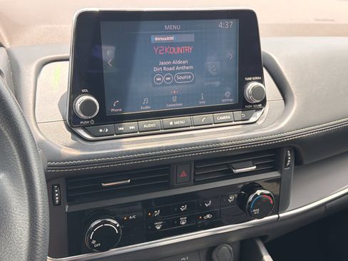 Used 2021 Nissan Rogue S FWD image 34