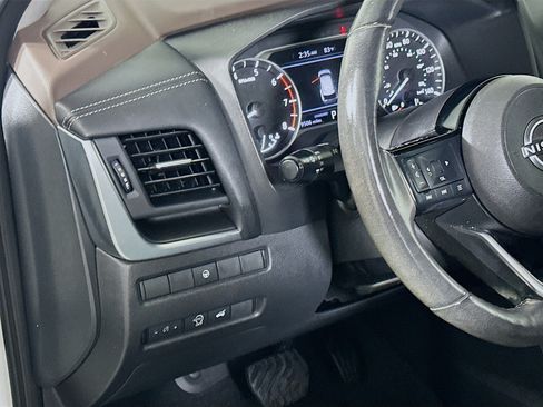Used 2023 Nissan Rogue SV w/ SV Premium B Package FWD image 17