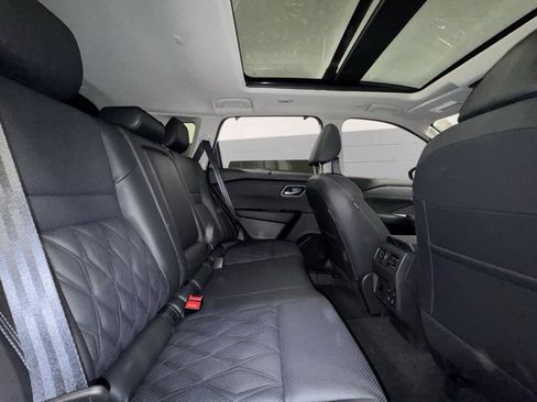 New 2026 Nissan Rogue Platinum w/ Platinum Premium Package AWD/4WD image 16