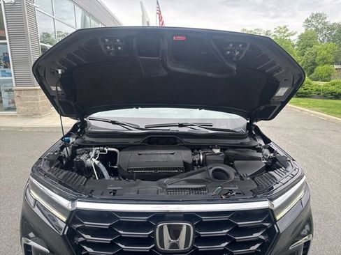 Used 2023 Honda Pilot Touring image 17