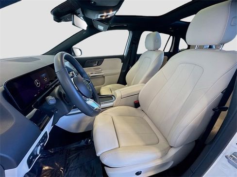 Certified 2025 Mercedes-Benz GLA 250 4MATIC image 18