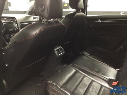 Used 2017 Volkswagen GTI SE image 27
