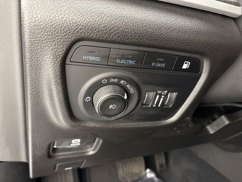 Used 2022 Jeep Grand Cherokee Limited 4xe image 32