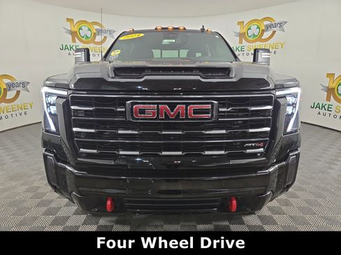 Used 2024 GMC Sierra 2500 AT4 w/ AT4 Preferred Package image 3