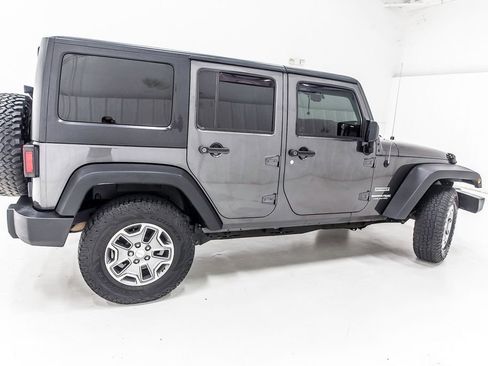 Used 2018 Jeep Wrangler Unlimited Sport S AWD/4WD image 8