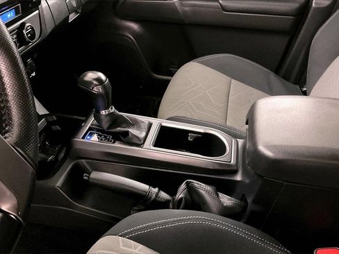 Used 2023 Toyota Tacoma TRD Off-Road image 18