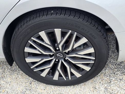 Used 2023 Nissan Altima 2.5 SV w/ SV Premium Package FWD image 32