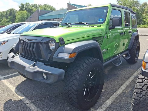 Used 2018 Jeep Wrangler Unlimited Sport AWD/4WD image 2