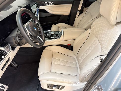 Used 2025 BMW X7 M60i AWD/4WD image 5