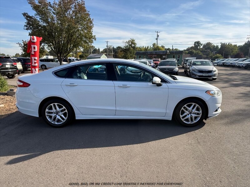 Used 2015 Ford Fusion SE w/ Equipment Group 202A FWD image 4