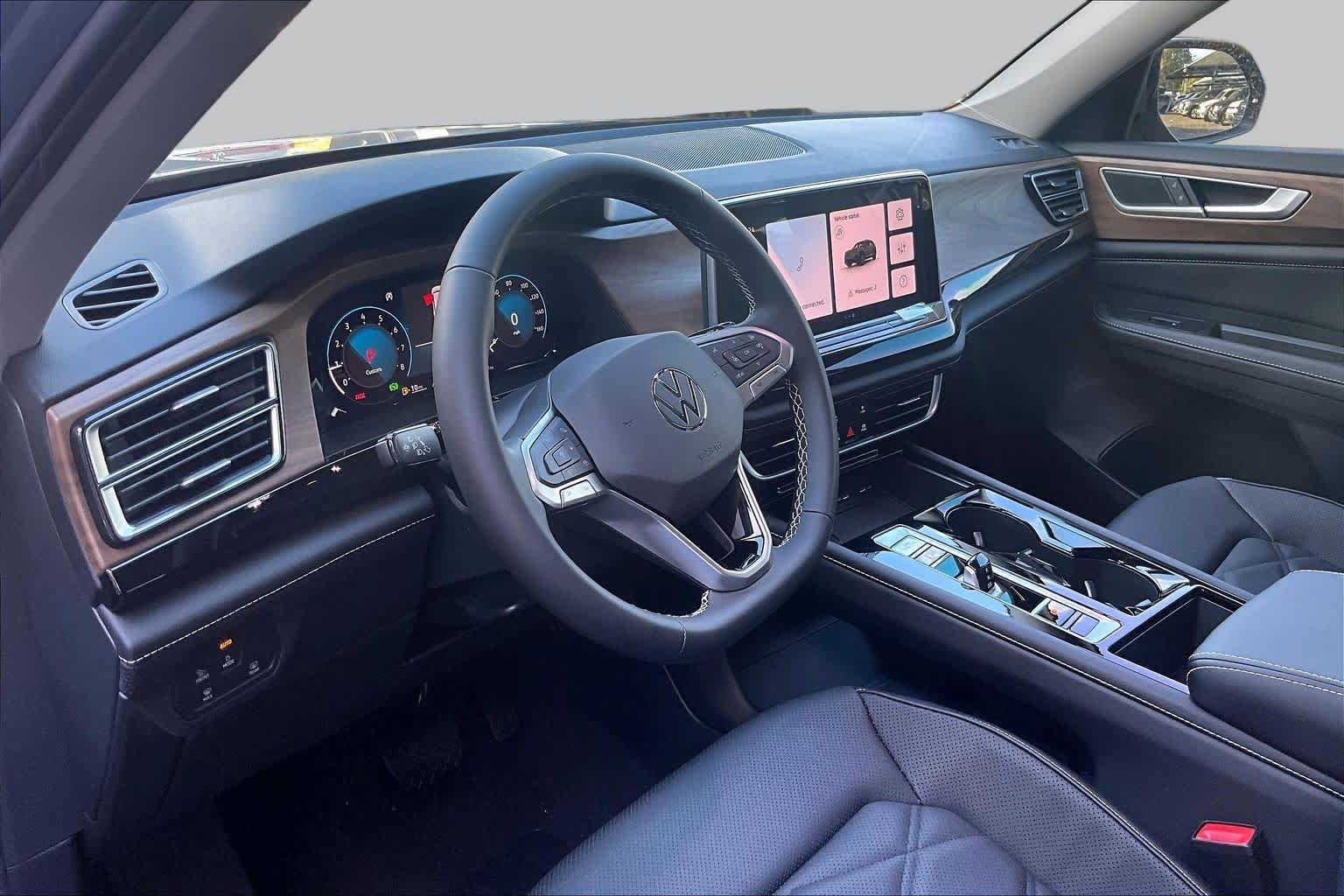 New 2026 Volkswagen Atlas SE FWD image 8
