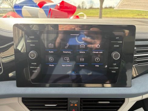 Used 2025 Volkswagen Jetta SE image 29