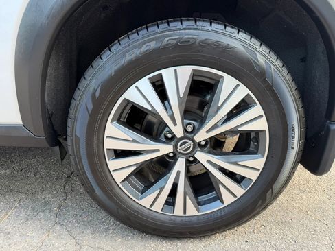 Used 2021 Nissan Rogue SV image 31