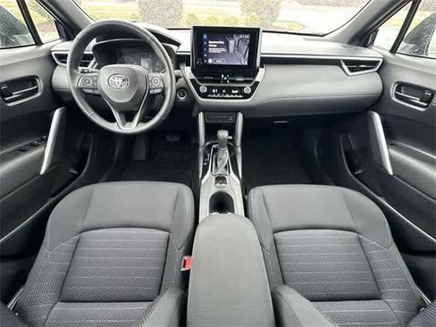 Used 2023 Toyota Corolla Cross SE image 20