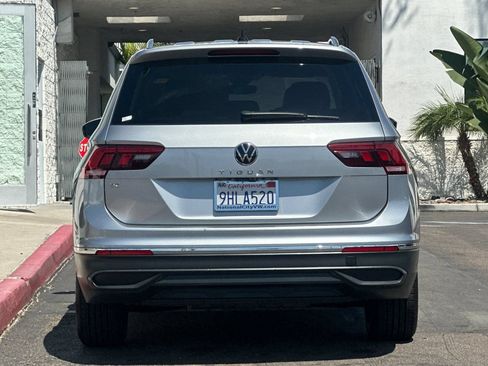 Used 2023 Volkswagen Tiguan SE FWD image 5
