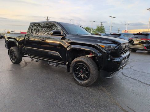 Used 2026 Toyota Tacoma SR5 image 7