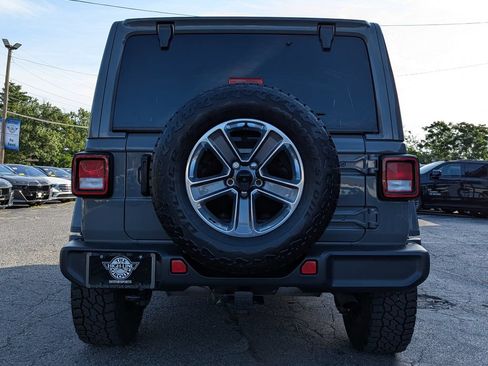 Used 2020 Jeep Wrangler Unlimited Sahara AWD/4WD image 9