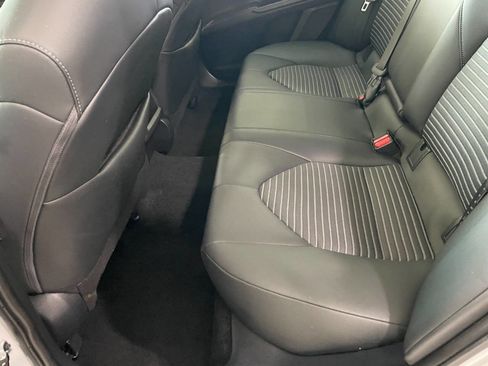 Used 2024 Toyota Camry SE image 18