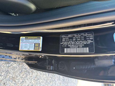 New 2026 Hyundai Elantra Hybrid FWD image 24