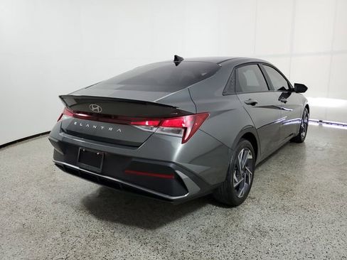 Used 2025 Hyundai Elantra Sport w/ Cargo Package image 5