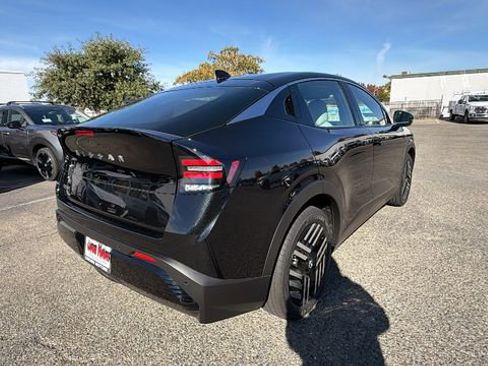 New 2026 Nissan Leaf SV+ w/ Floor Mat Package (SV+) image 4