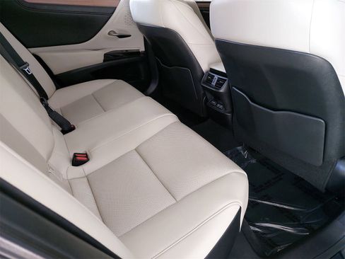 Used 2025 Lexus ES 350 w/ Premium Package image 11