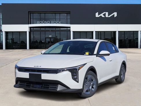 New 2026 Kia K4 LX image 1