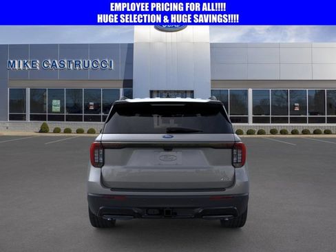 New 2026 Ford Explorer ST-Line w/ ST-Line Street Pack AWD/4WD image 5