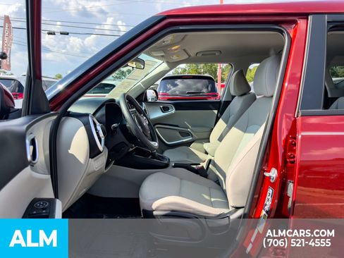 Used 2025 Kia Soul LX FWD image 6