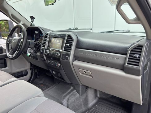 Used 2019 Ford F250 XL w/ Power Equipment Group AWD/4WD image 13